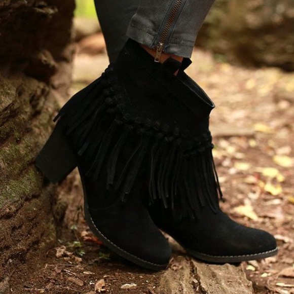 Black Distressed Knotted Fringe Boho Slouchy Boots - Picture 2 of 7
